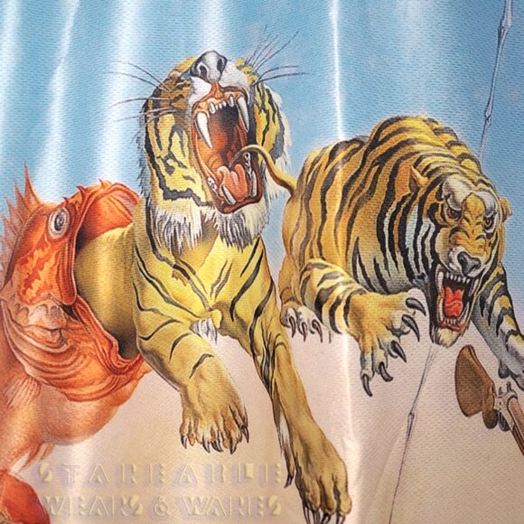 DALI DREAM CAUSED BEE T-SHIRT Men's Small Women's Large polyester all-over-print - Picture 4 of 16